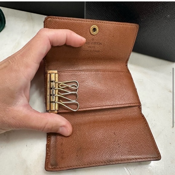 Authentic Louis Vuitton Monogram Keyholder - Picture 4 of 7